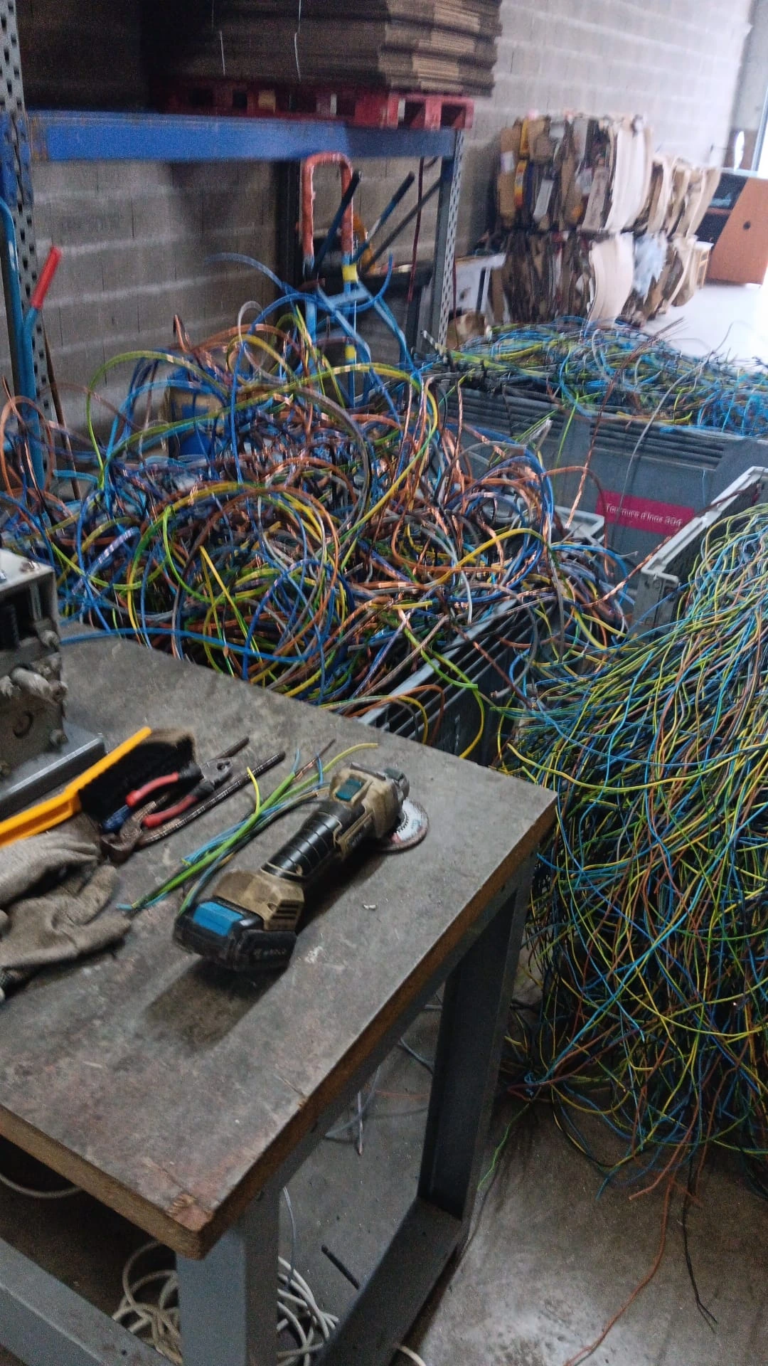 Lot de cuivre et laiton prêt pour l'achat.